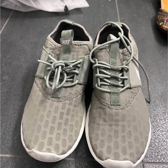 Nike Gray Athletic Sneakers - Picture 2 of 4